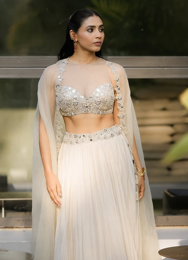 Sapthami_20gowda2.jpg 3