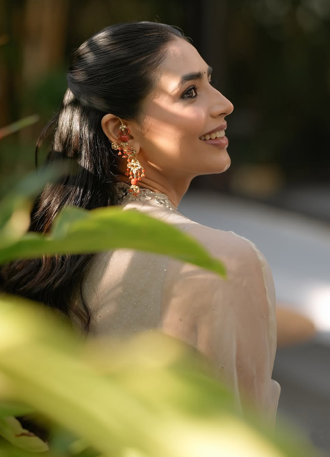 Sapthami_20gowda3.jpg 4
