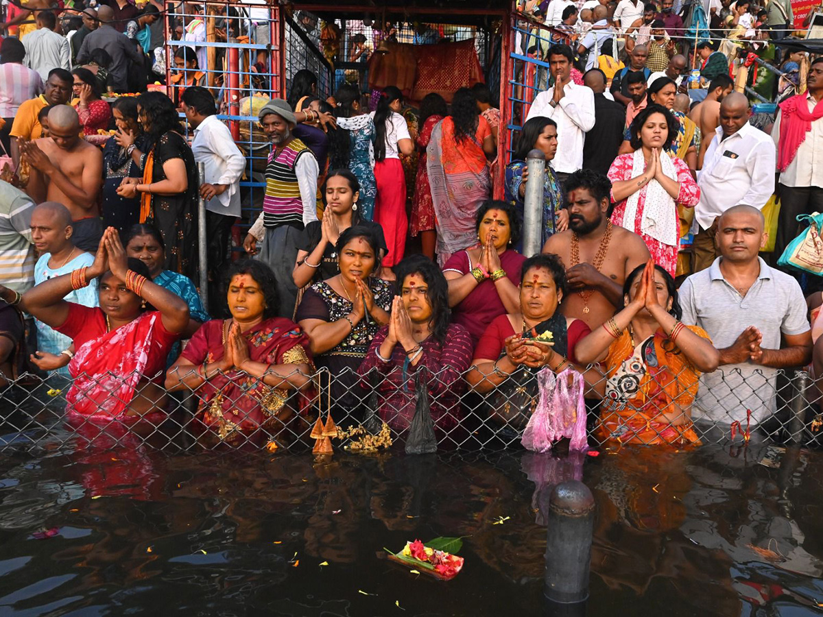 Karthika_20Masam_20_20Karthika_20Somavaram_202025_20Photos__20_2814_29.jpg 14