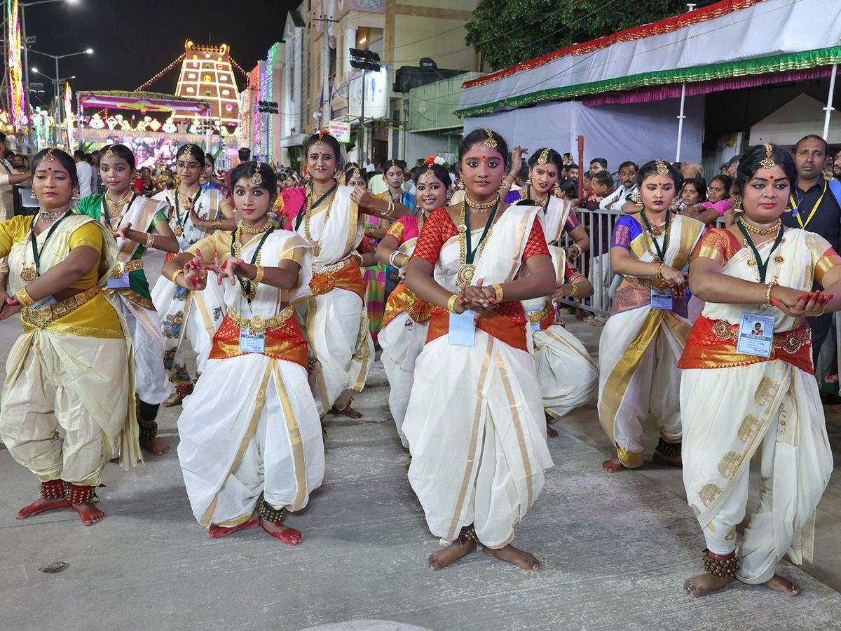 Tiruchanur14.jpg 15