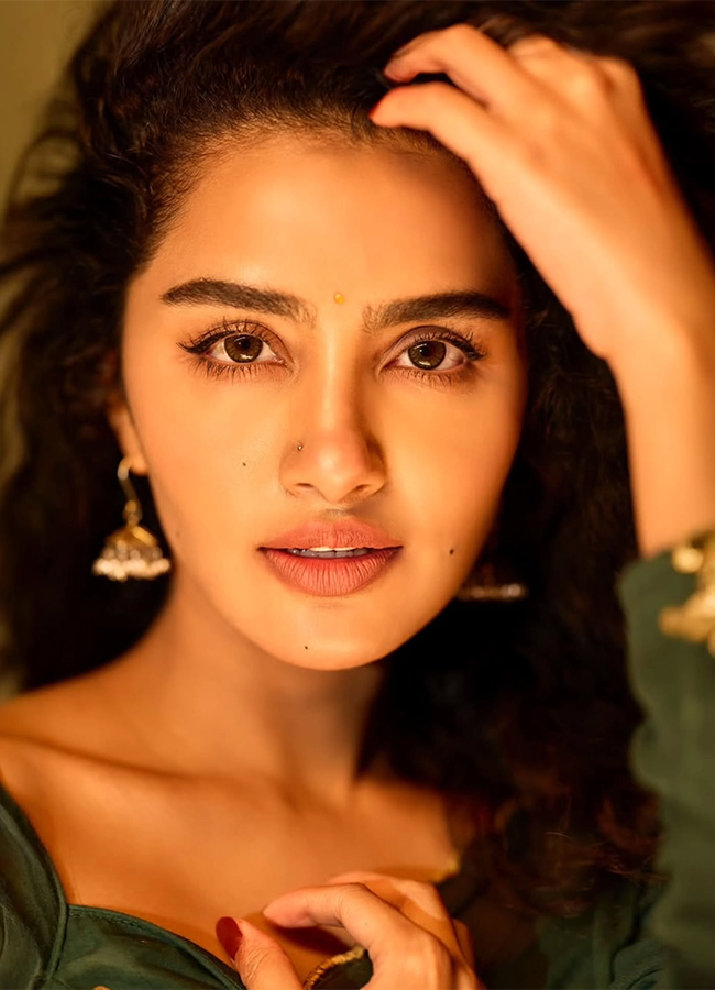 Tollywood_20Actress_20Anupama_20Parameswaran_20Latest_20Photos__20_2810_29.jpg 10