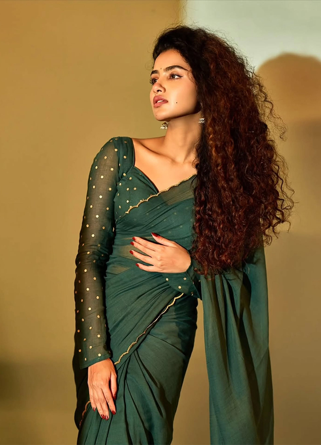Tollywood_20Actress_20Anupama_20Parameswaran_20Latest_20Photos__20_2813_29.jpg 13