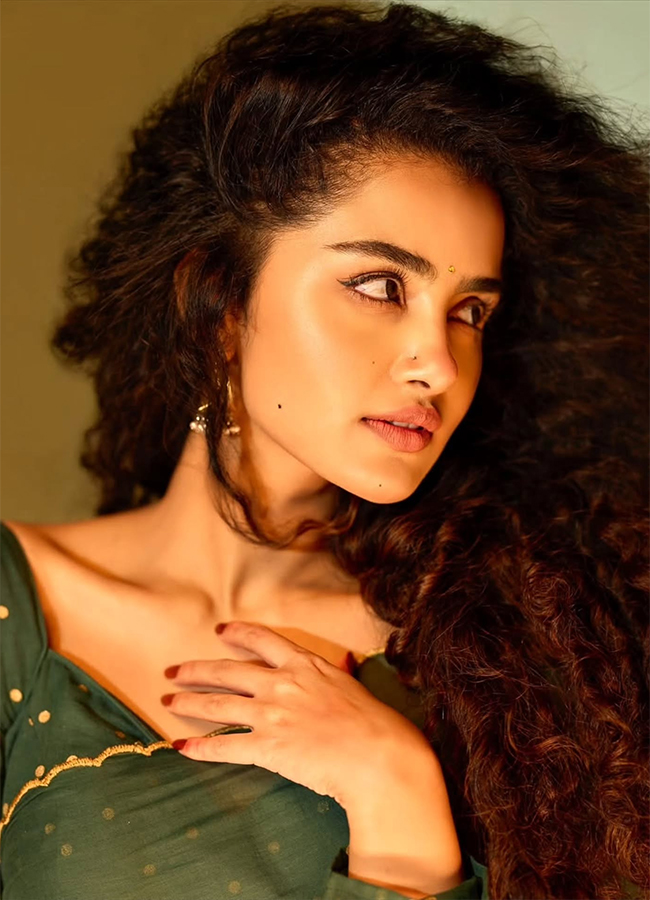 Tollywood_20Actress_20Anupama_20Parameswaran_20Latest_20Photos__20_284_29.jpg 4