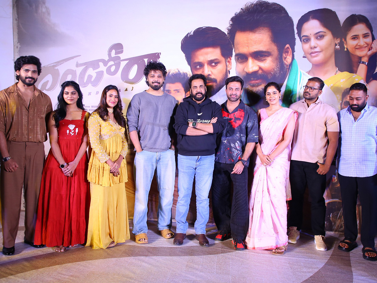 Dandora_20Movie_20Teaser_20Launch_20Stills_20HD__20_2812_29.jpg 12