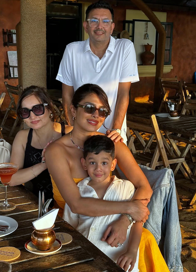 Priyanka_20chopra12.jpg 13