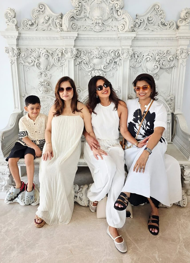 Priyanka_20chopra7.jpg 8