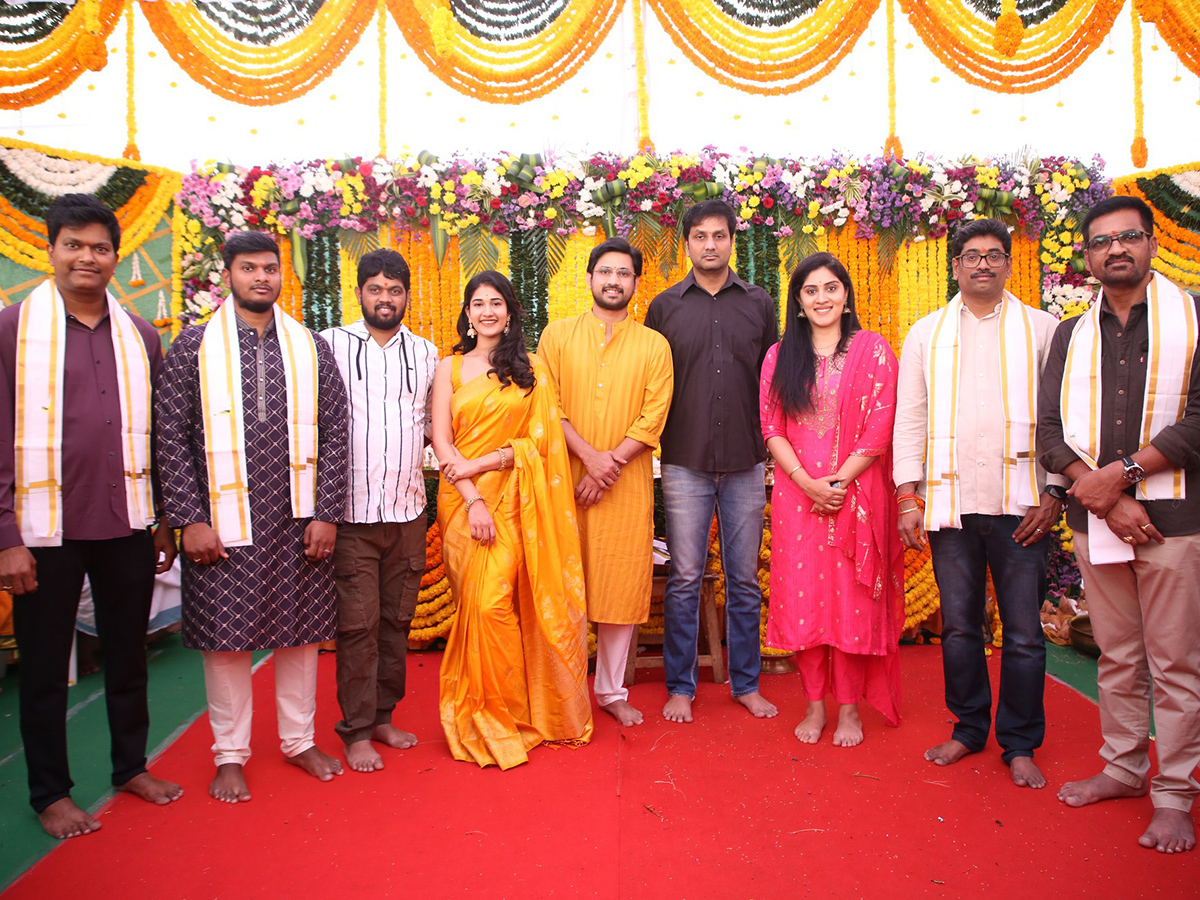 Raj_20Tarun_20New_20Movie_20Tortoise_20Grand_20Pooja_20Ceremony__20_282_29.jpg 2
