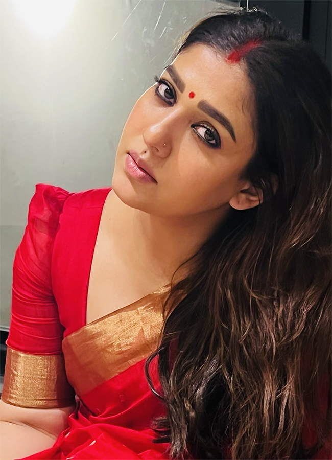 Tollywood_20Actress_20Nayanthara_20Birthday_20Special_20Photos_20HD__20_2826_29.jpg 26