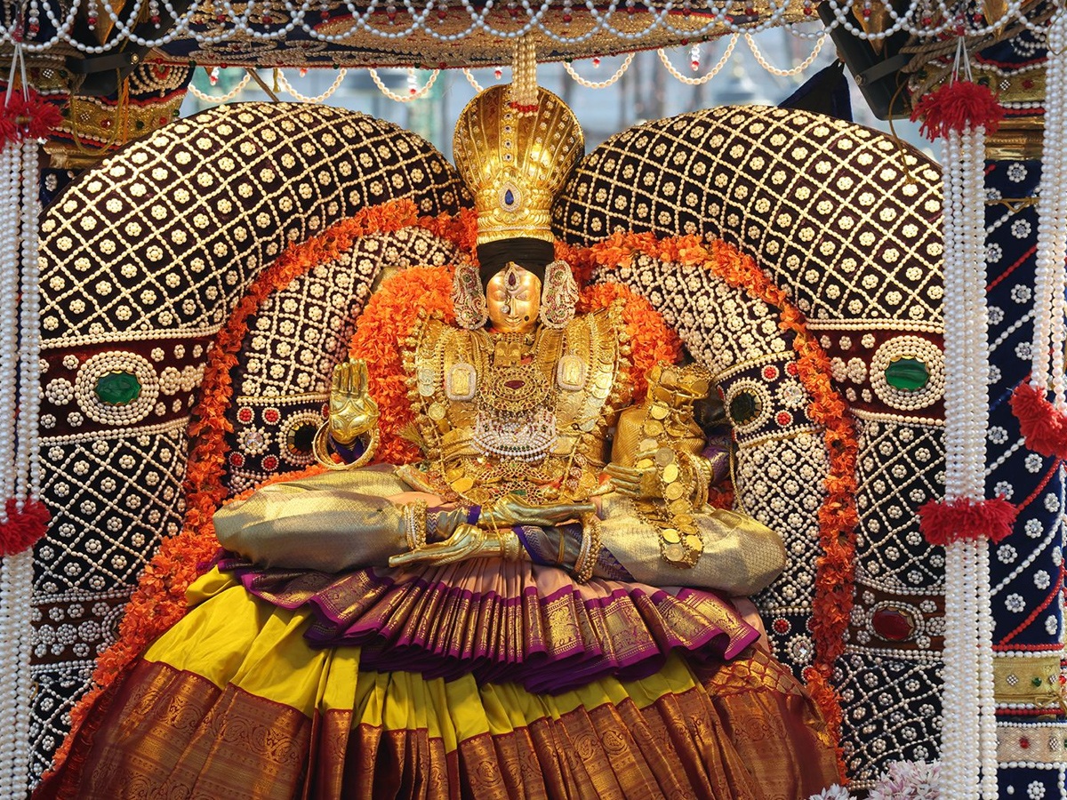 Ammavaaru14.jpg 15