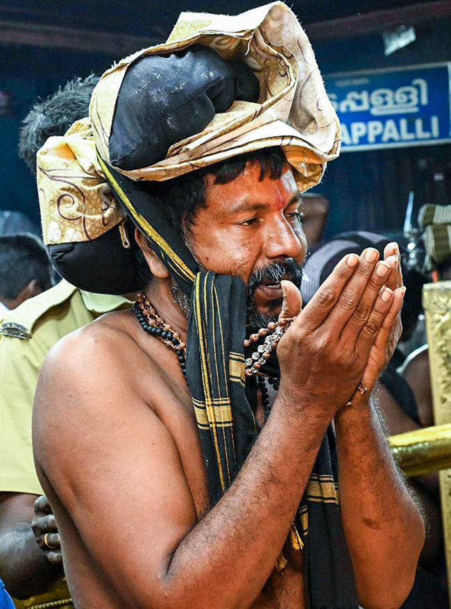 Sabarimala_20temple_8.jpg 23