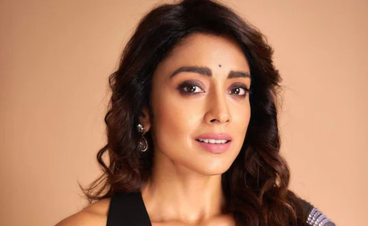 shriya-saran-.jpg