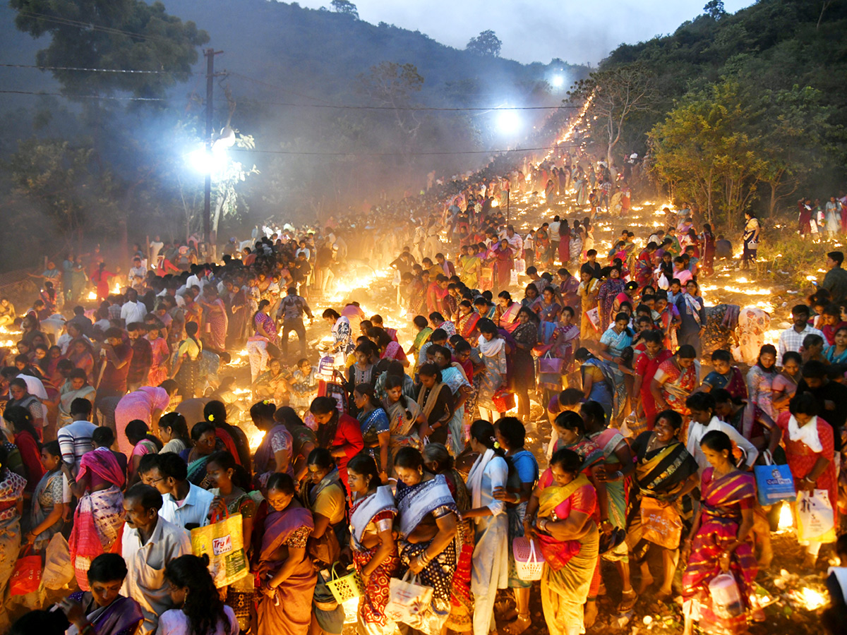 Deepotsavam_20at_20Sri_20Anantha_20Padmanabha_20Swamy_20Temple_20Visakhapatnam__20_2815_29.jpg 15