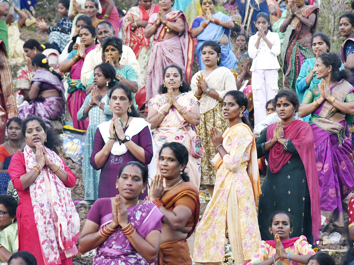 Deepotsavam_20at_20Sri_20Anantha_20Padmanabha_20Swamy_20Temple_20Visakhapatnam__20_283_29.jpg 3