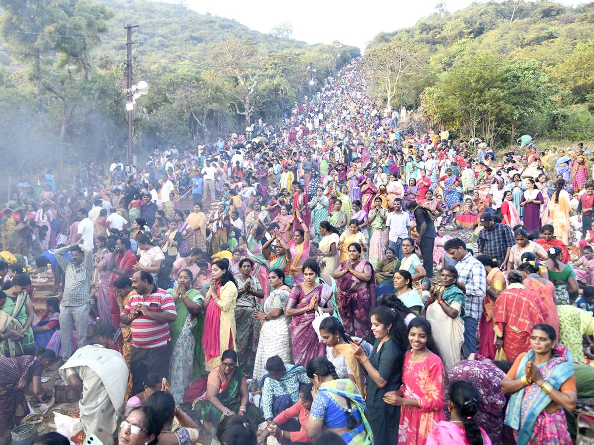 Deepotsavam_20at_20Sri_20Anantha_20Padmanabha_20Swamy_20Temple_20Visakhapatnam__20_288_29.jpg 9