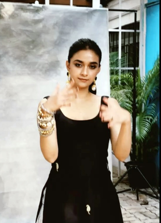 Keerthy_20suresh11.jpg 12