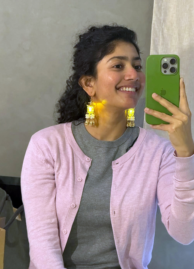 Sai_20pallavi9.jpg 10