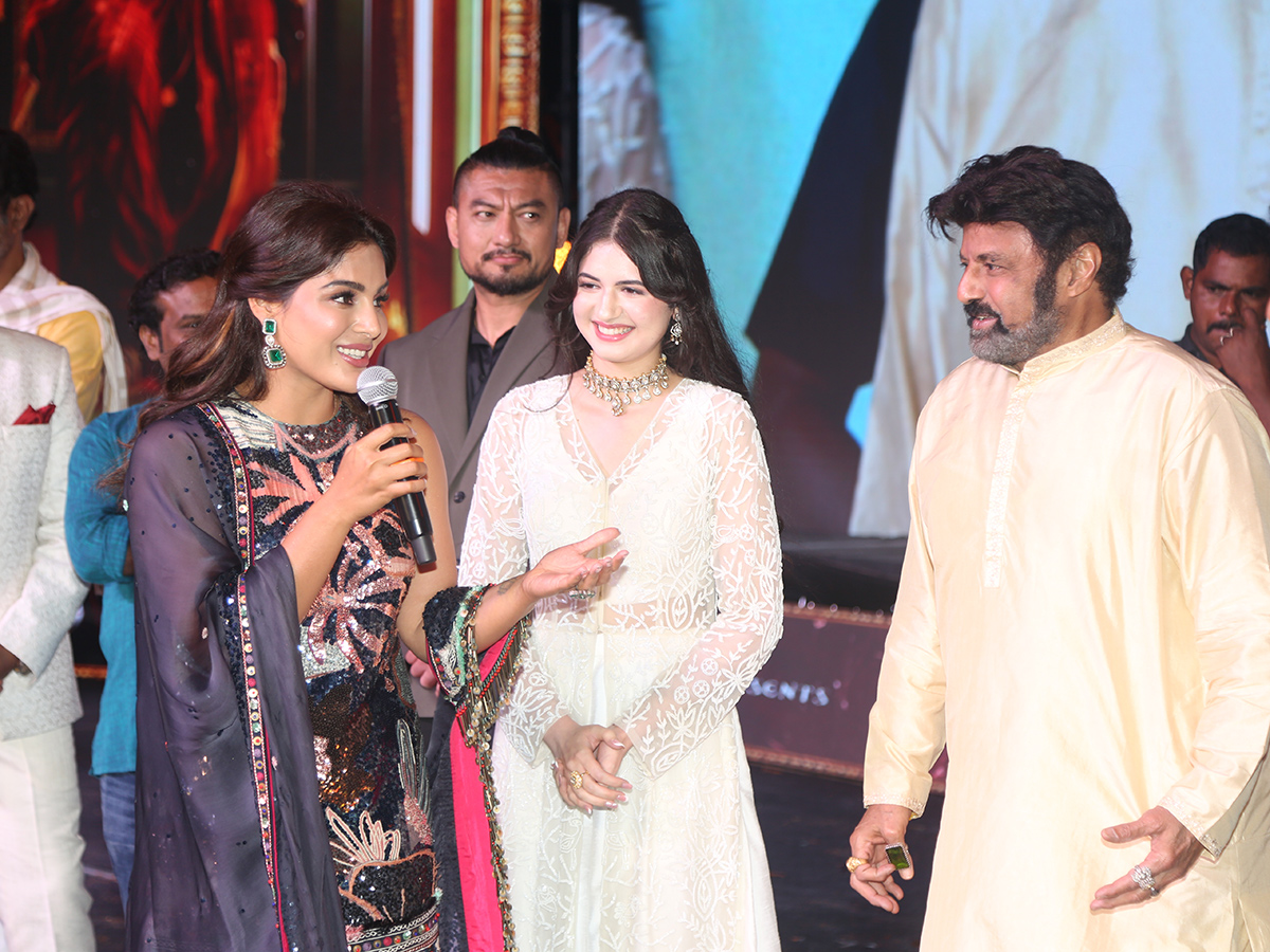 Nandamuri_20Balakrishna_20Akhanda_202_20Trailer_20Launch_20Photos__20_2810_29.jpg 10