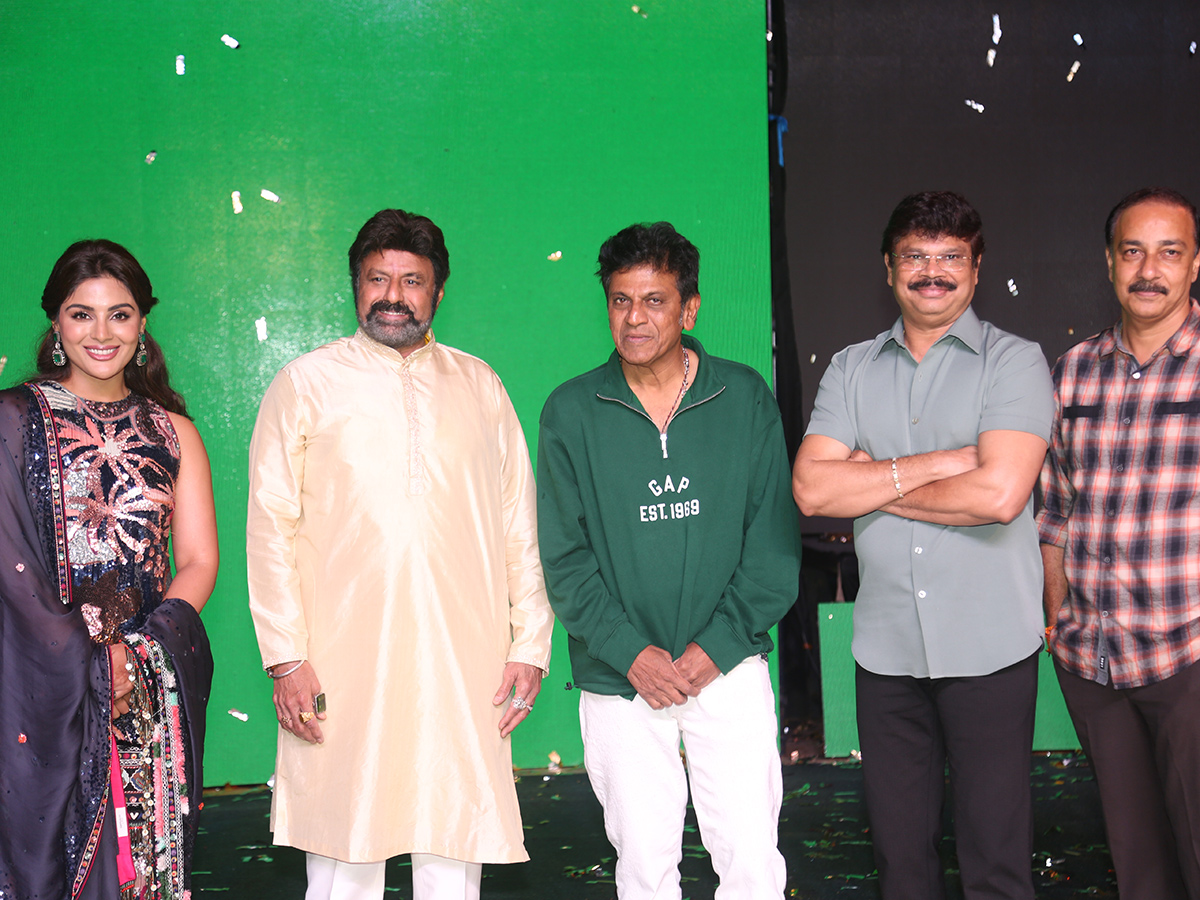 Nandamuri_20Balakrishna_20Akhanda_202_20Trailer_20Launch_20Photos__20_2815_29.jpg 15