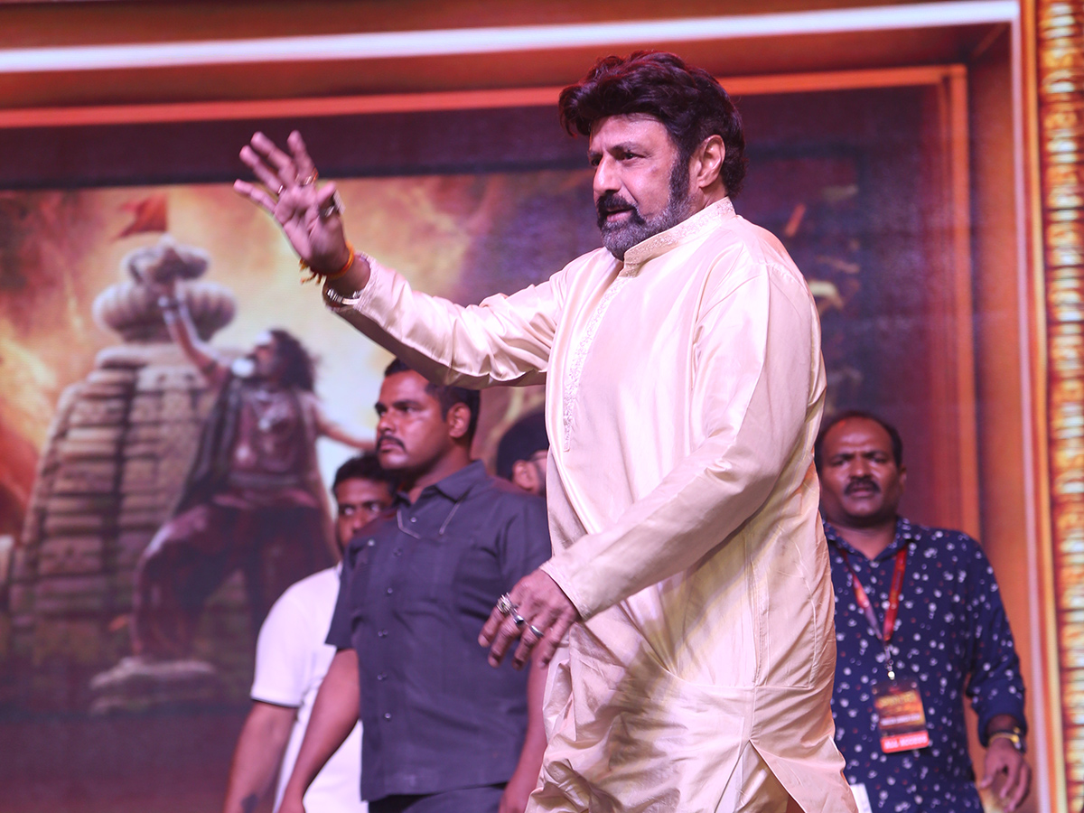 Nandamuri_20Balakrishna_20Akhanda_202_20Trailer_20Launch_20Photos__20_284_29.jpg 4