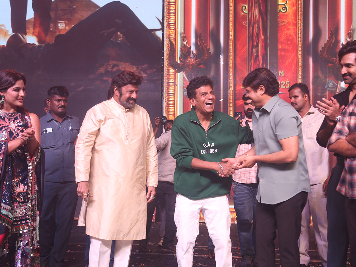 Nandamuri_20Balakrishna_20Akhanda_202_20Trailer_20Launch_20Photos__20_289_29.jpg 9