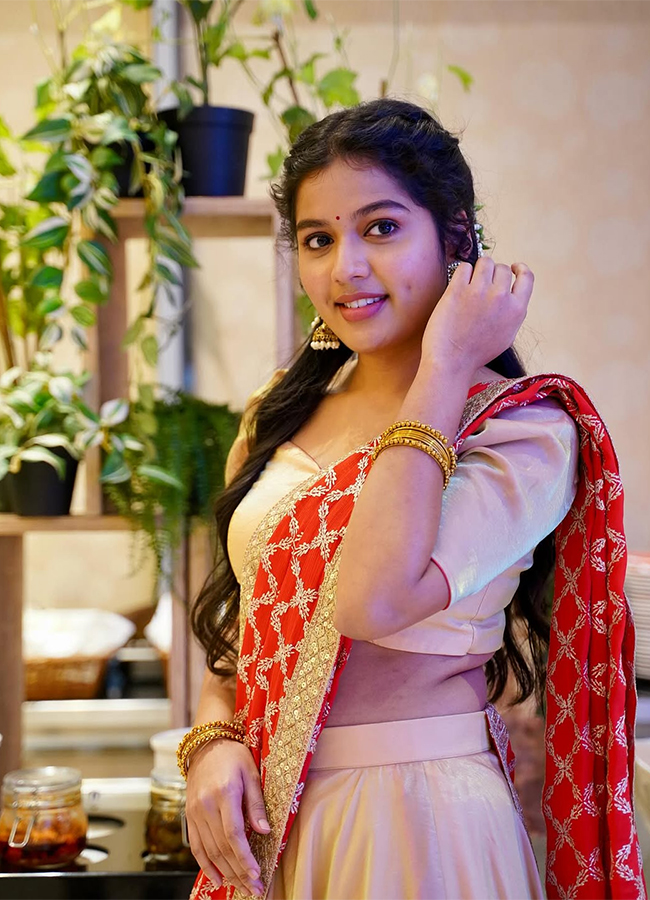 Raju_20Weds_20Rambai_20Movie_20Actress_20Tejaswi_20Rao_20HD_20Photos__20_2812_29.jpg 12