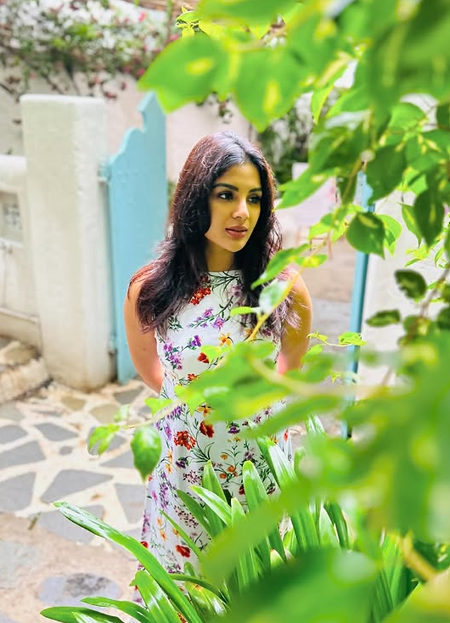 Samyukthamenon8.jpg 9