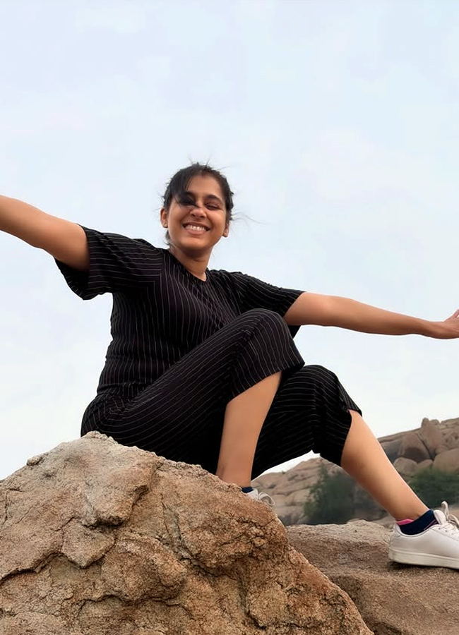 Anchor_20Rashmi5.jpg 6