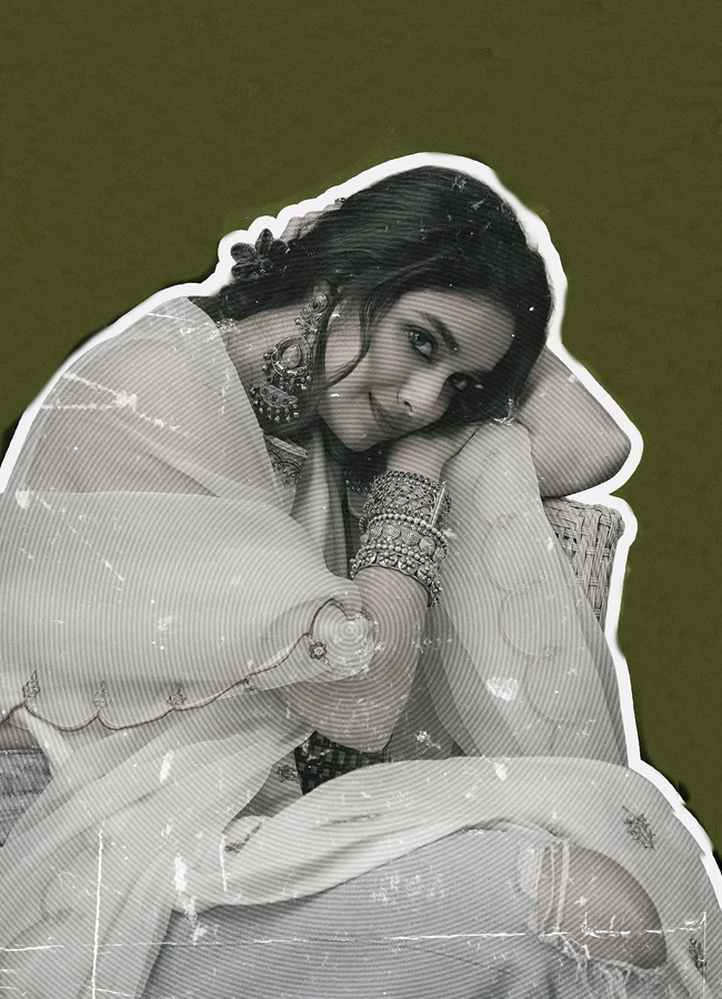 Keerthy_20suresh13.jpg 14