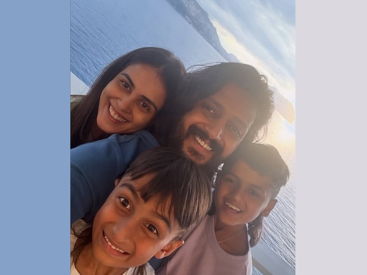 Have_20Seen_20Actress_20Genelia_20family_20Photos_20_283_29.jpg 3