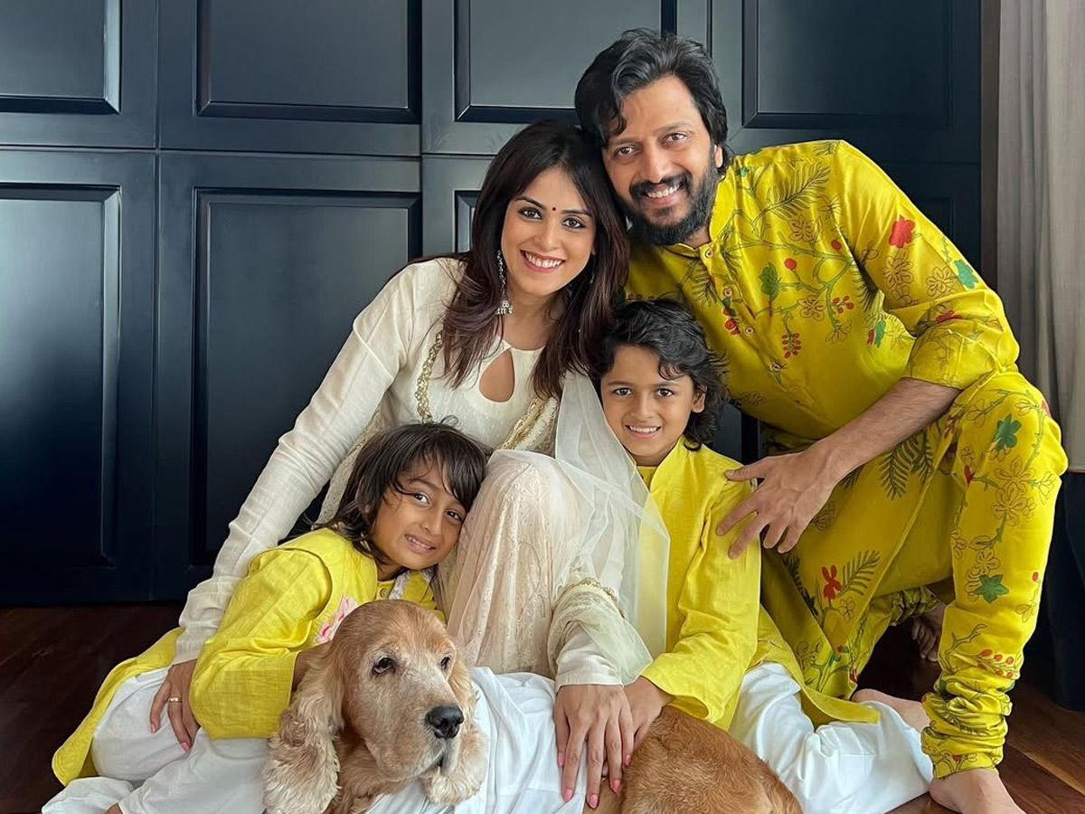 Have_20Seen_20Actress_20Genelia_20family_20Photos_20_287_29.jpg 7