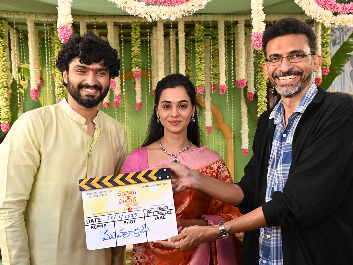 Padaharu_20Rojula_20Pandaga_20Movie_20Opening_20Photos__20_2813_29.jpg 13