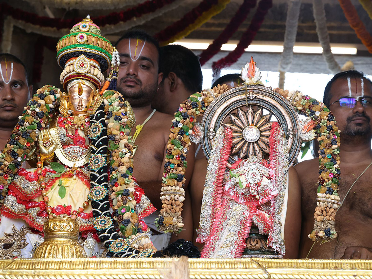 Tiruchanoor_20Panchami_20Theertham_20Photos__20_2815_29.jpg 15