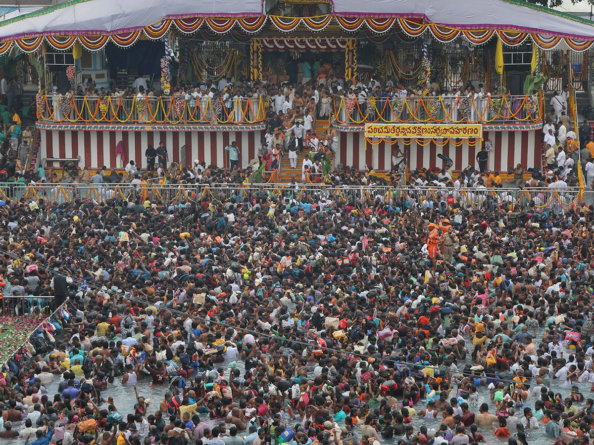 Tiruchanoor_20Panchami_20Theertham_20Photos__20_286_29.jpg 6