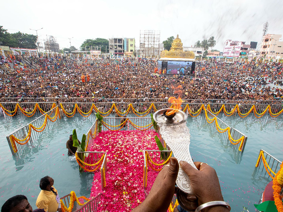 Tiruchanoor_20Panchami_20Theertham_20Photos__20_288_29.jpg 8