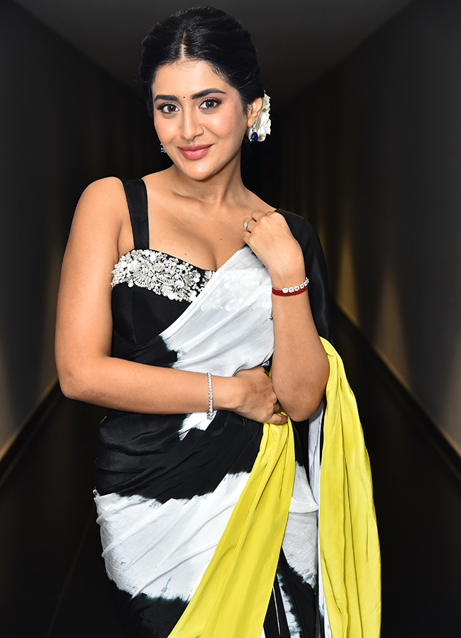 Tollywood_20Actress_20Rashi_20Singh_20HD_20Photos__20_2813_29.jpg 13