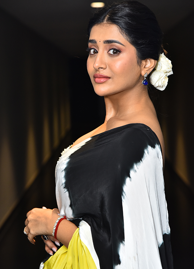Tollywood_20Actress_20Rashi_20Singh_20HD_20Photos__20_285_29.jpg 5