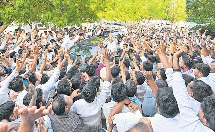 Ys-Jagan-Fires-On-Chandraba.jpg