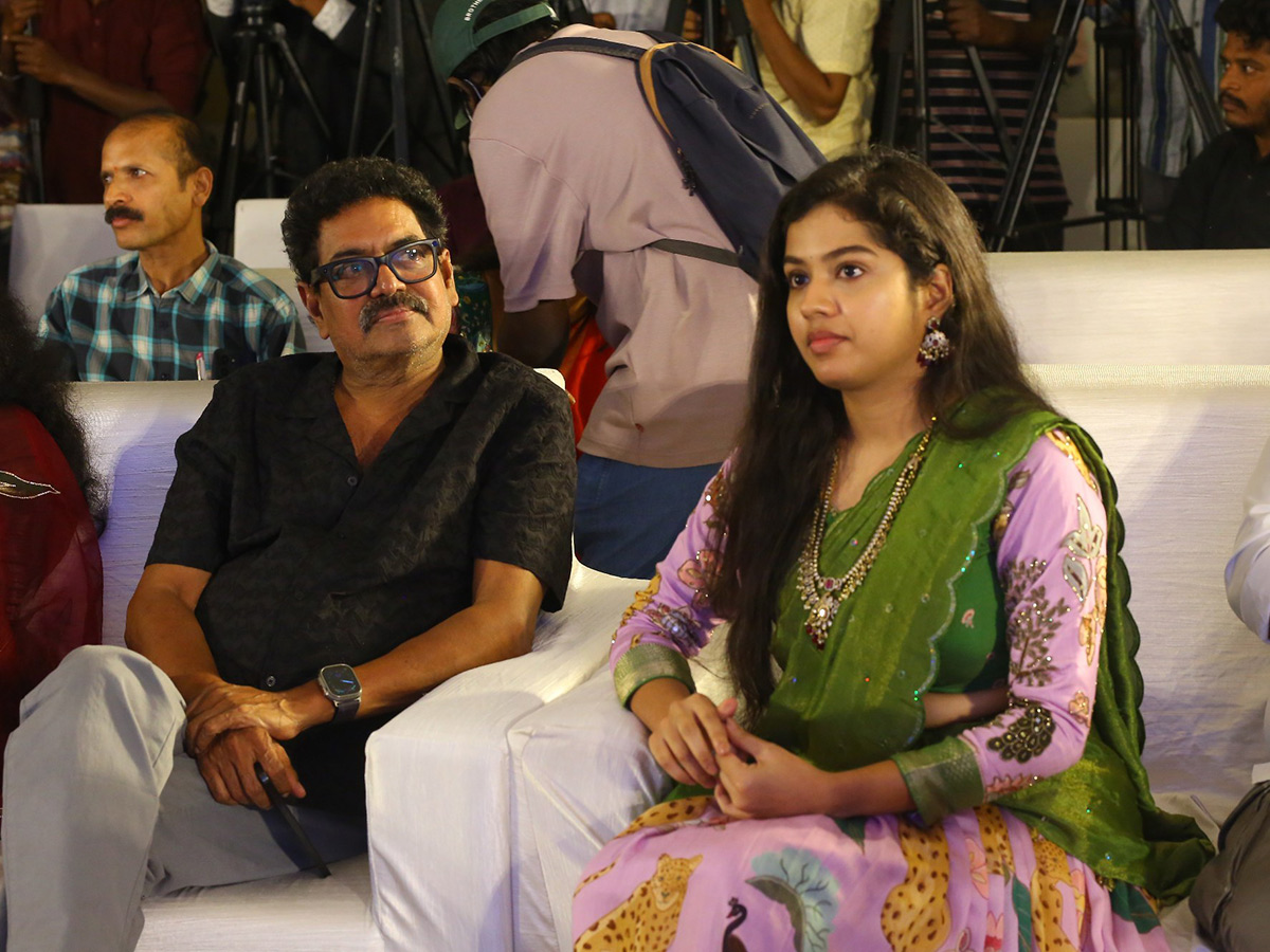Raju_20Weds_20Rambai_20The_20Greatest_20Love_20Story_20MASS_20Success_20Meet_20__20_2816_29.jpg 16