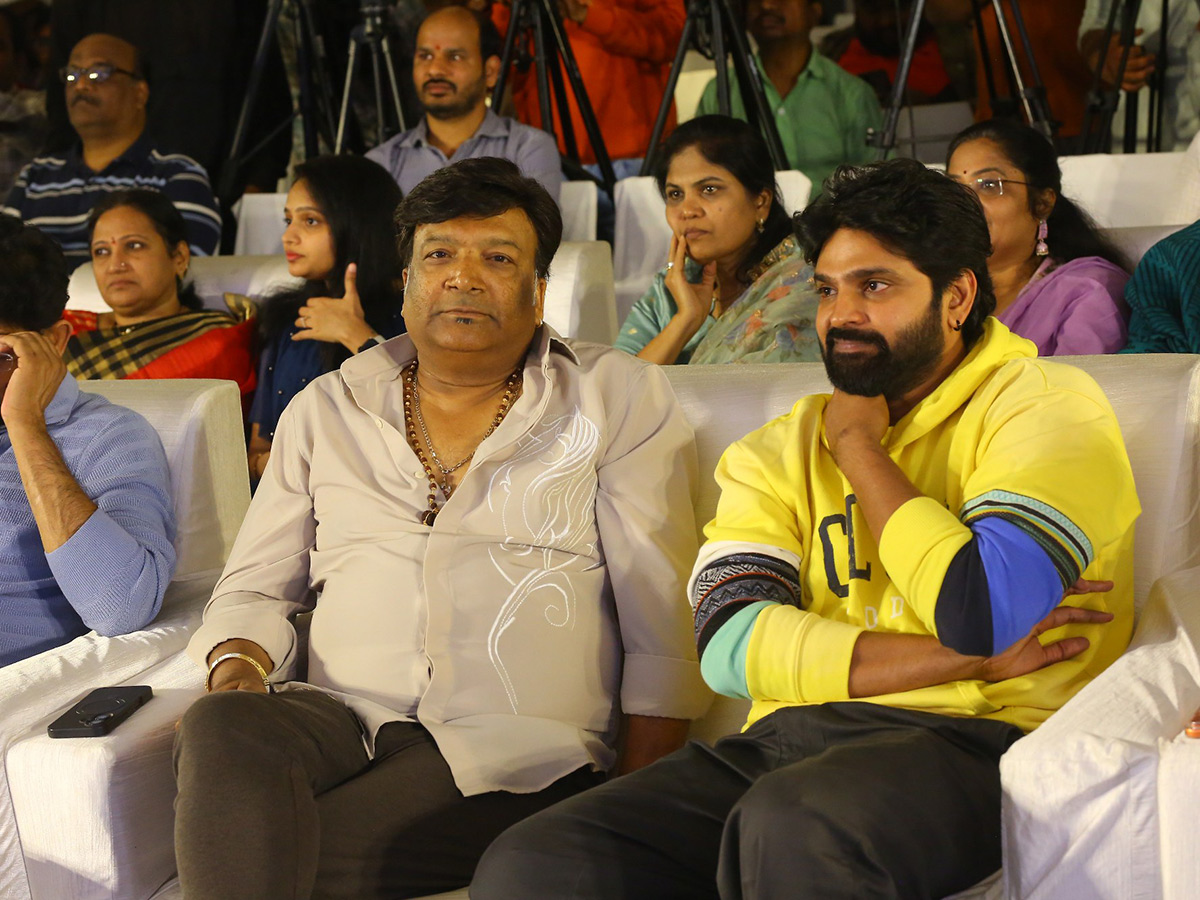 Raju_20Weds_20Rambai_20The_20Greatest_20Love_20Story_20MASS_20Success_20Meet_20__20_285_29.jpg 5