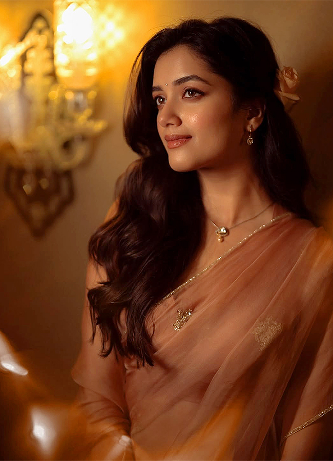 Tollywood_20Actress_20Bhagyashri_20Borse_20HD_20Photos__20_2815_29.jpg 15
