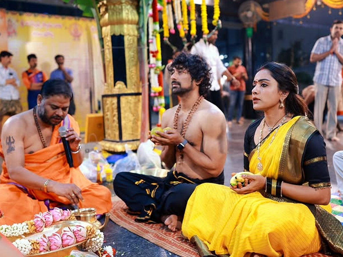 Varun_20sandesh_20ayyappa_20swami_20pooja1.jpg 3