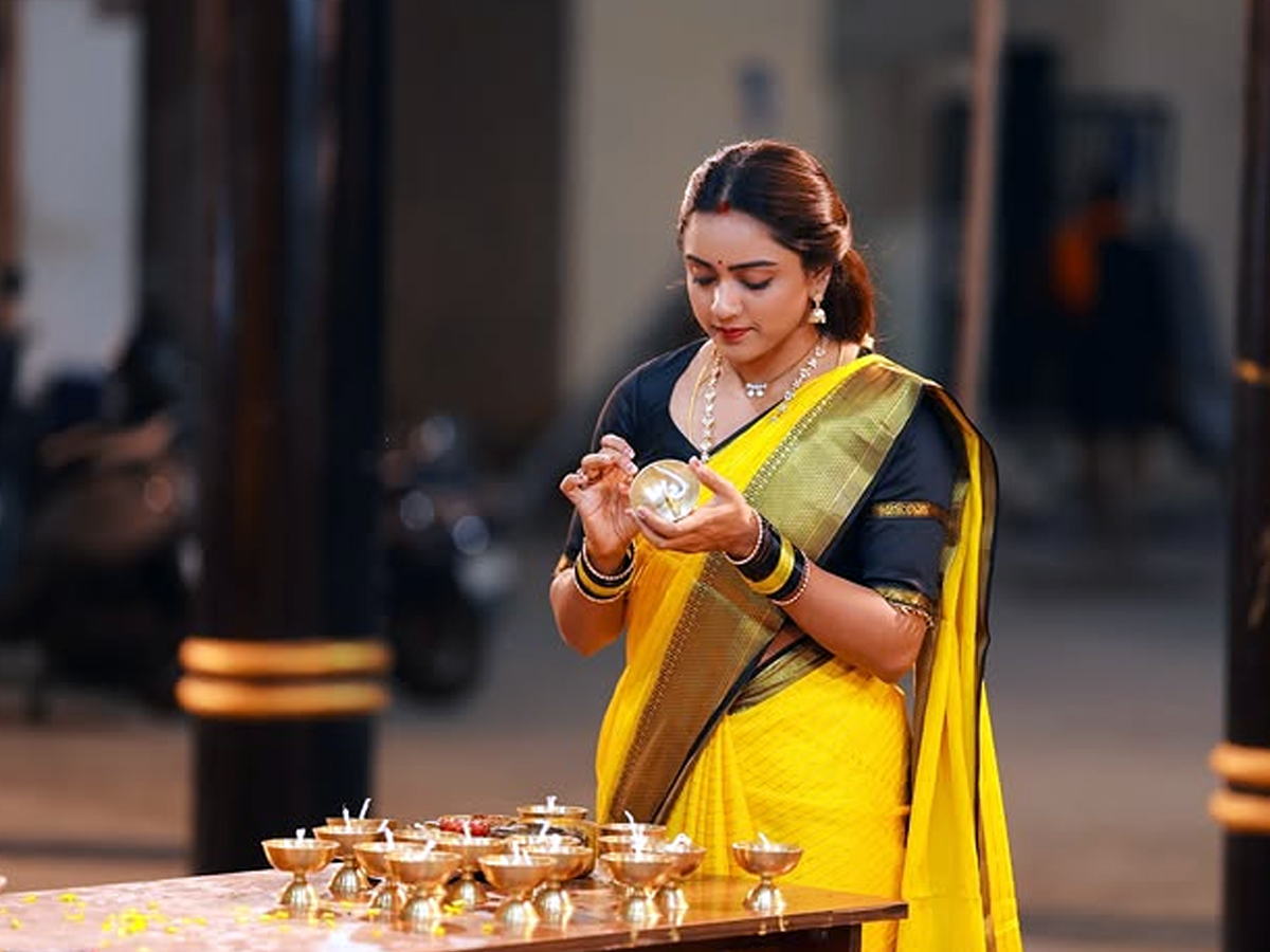 Varun_20sandesh_20ayyappa_20swami_20pooja2.jpg 4