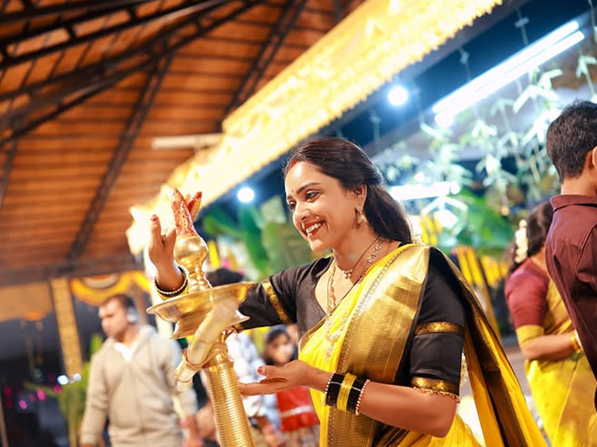 Varun_20sandesh_20ayyappa_20swami_20pooja4.jpg 5