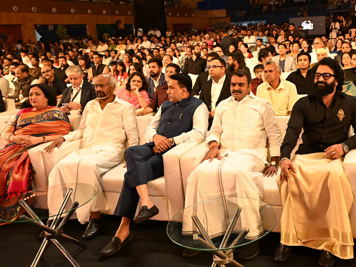 Closing_20Ceremony_20of_20the_2056th_20International_20Film_20Festival_20of_20India_20__20_282_29.jpg 2