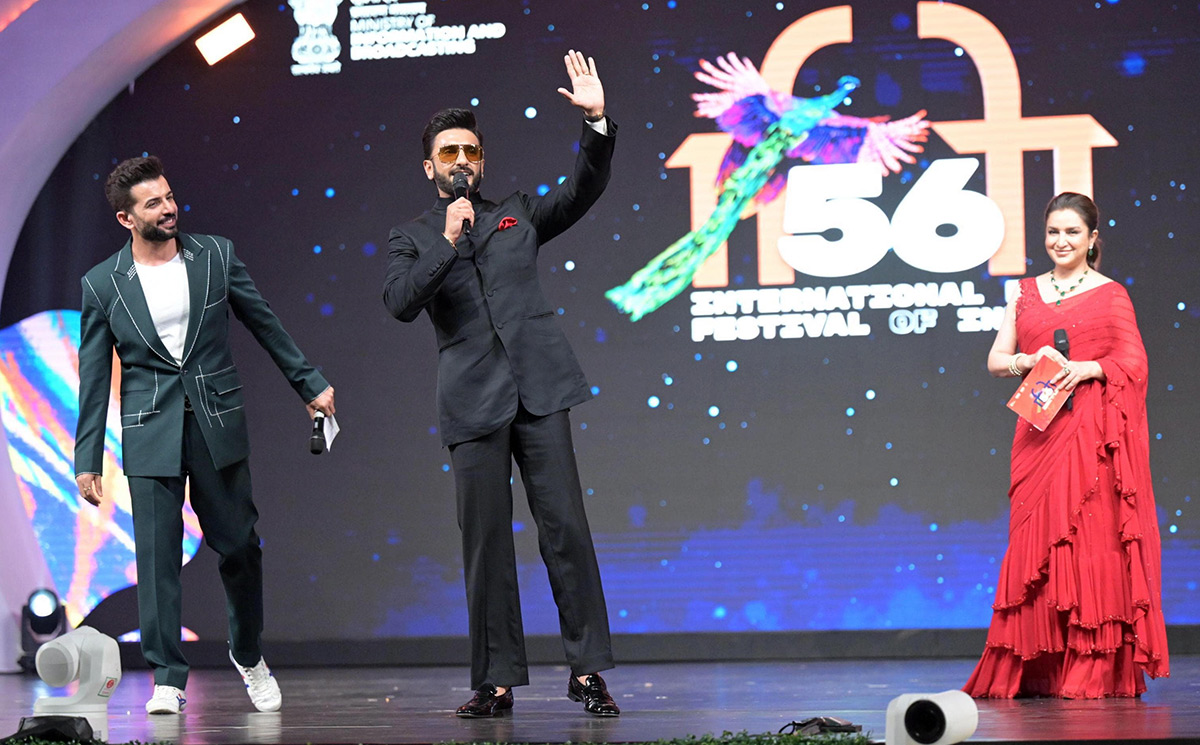 Closing_20Ceremony_20of_20the_2056th_20International_20Film_20Festival_20of_20India_20__20_288_29.jpg 8