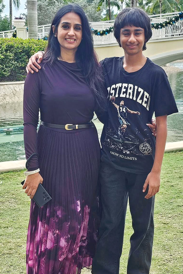 Actress_20Laya_20gorty_20Enjoying_20vacation_20with_20Family_20Photos_20_281_29.jpg 2