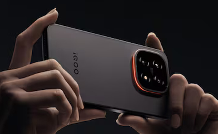iqoo-15.jpg
