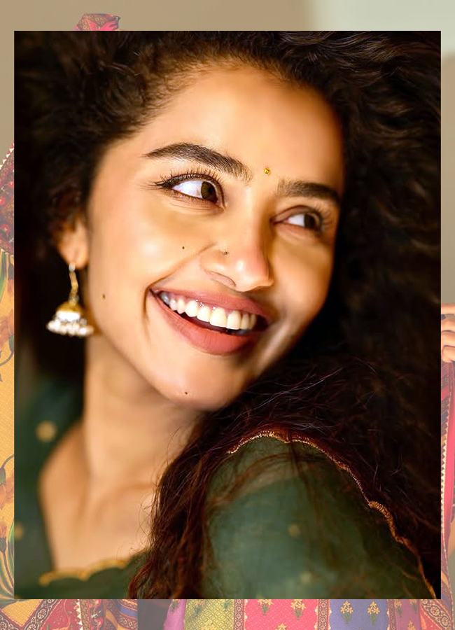 Anupama10_0.jpg 11