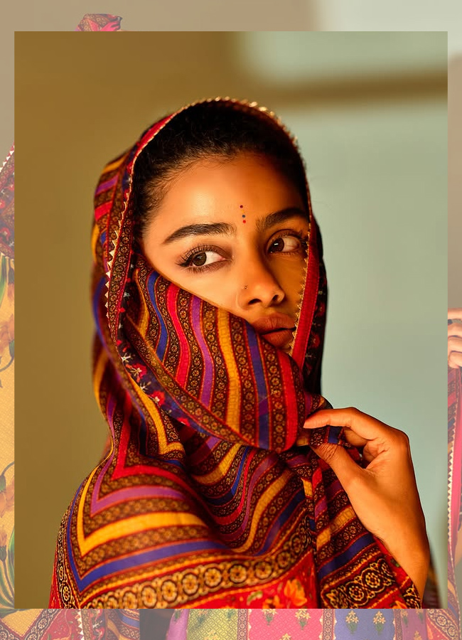 Anupama5_0.jpg 6