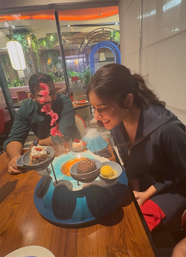 Tollywood_20Actress_20Rashi_20Khanna_20Birthday_20Celebrations_20HD_20Photos__20_2814_29.jpg 14